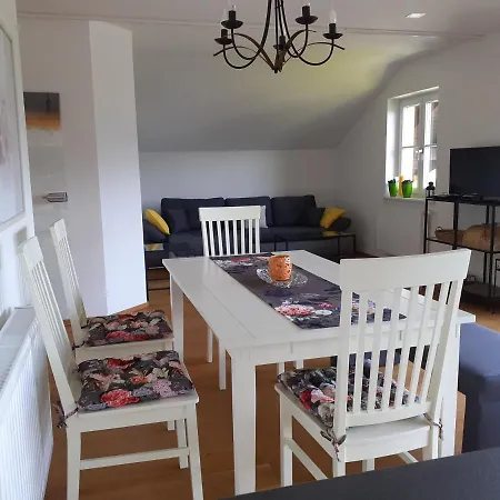 Haus Gertrude Hoerack 아파트 *